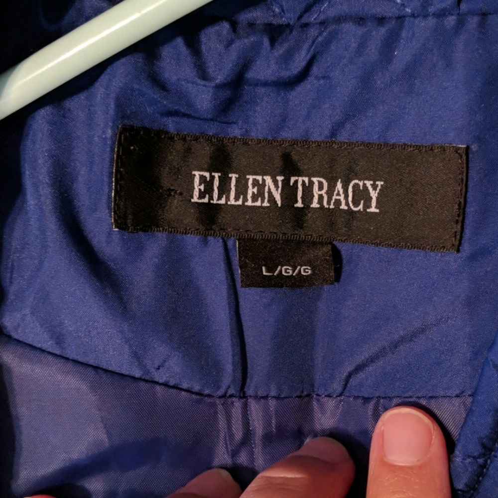Vest - Picture 2 of 4